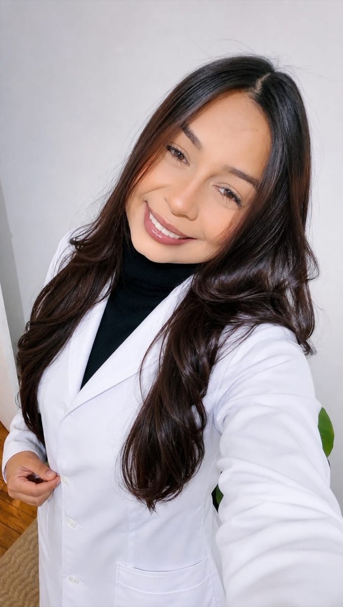 Maria Laura — Em atendimento
